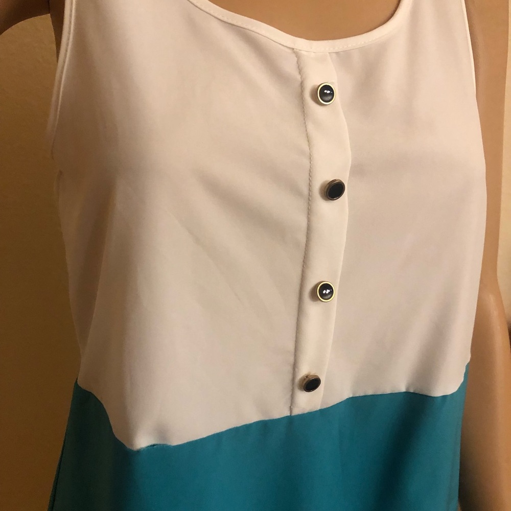 Cute tops - Picture 2 of 6